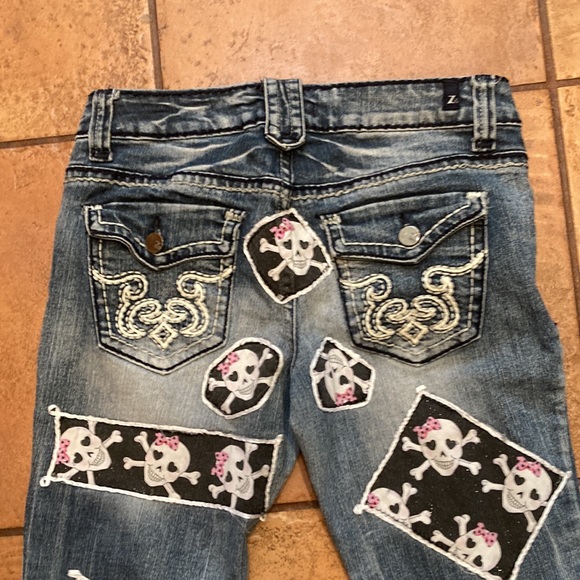 Z2 Brand Jeans 28” x 30 Embellished skulls 1ofAkind - Picture 4 of 6